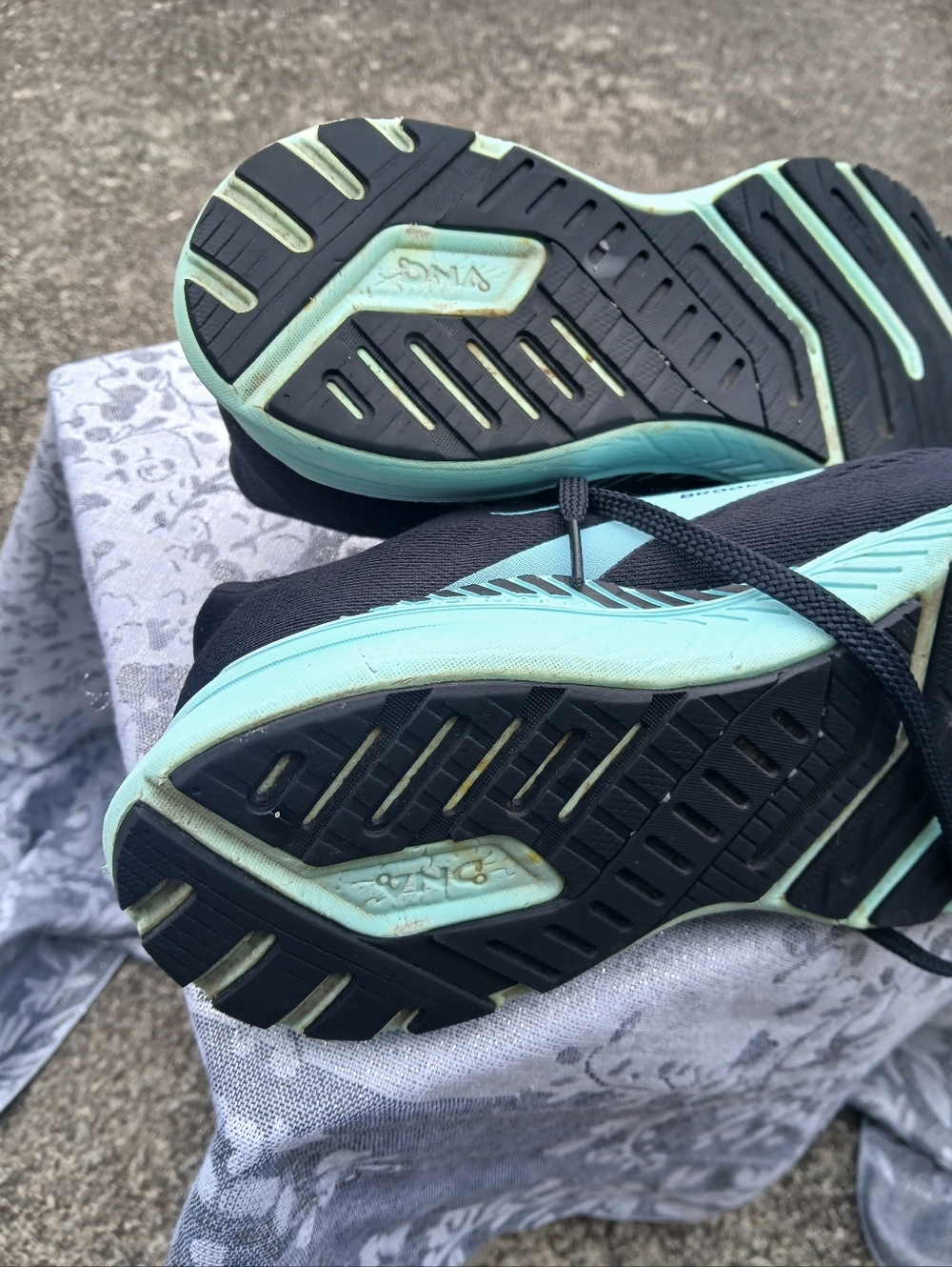 💗Brooks Women's Size 9 Black and Aqua/Lite Blue Running Sneakers - Picture 8 of 10